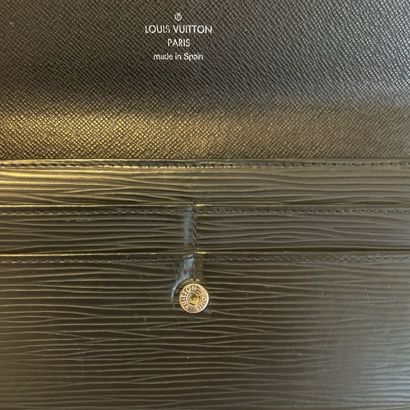 Louis Vuitton Black Epi Leather Wallet - Picture 4 of 12